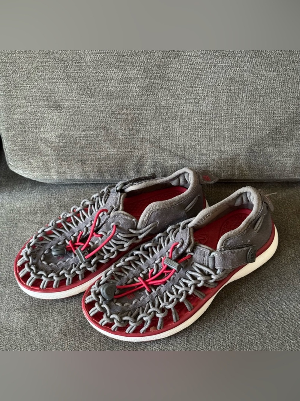 Keen Uneek Red Gray Boys Girls Hiking Water Sandal Shoes Size 12